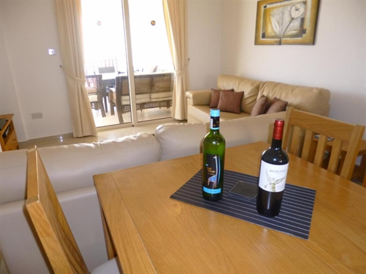 First Floor 2 Bedroom Apartment, Large Balcony, Amazing Sea Views, Communal Pool ペイヤ エクステリア 写真